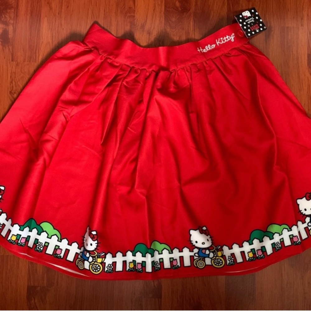 Hello Kitty Unique Vintage Skirt L red hello kitty bicycle